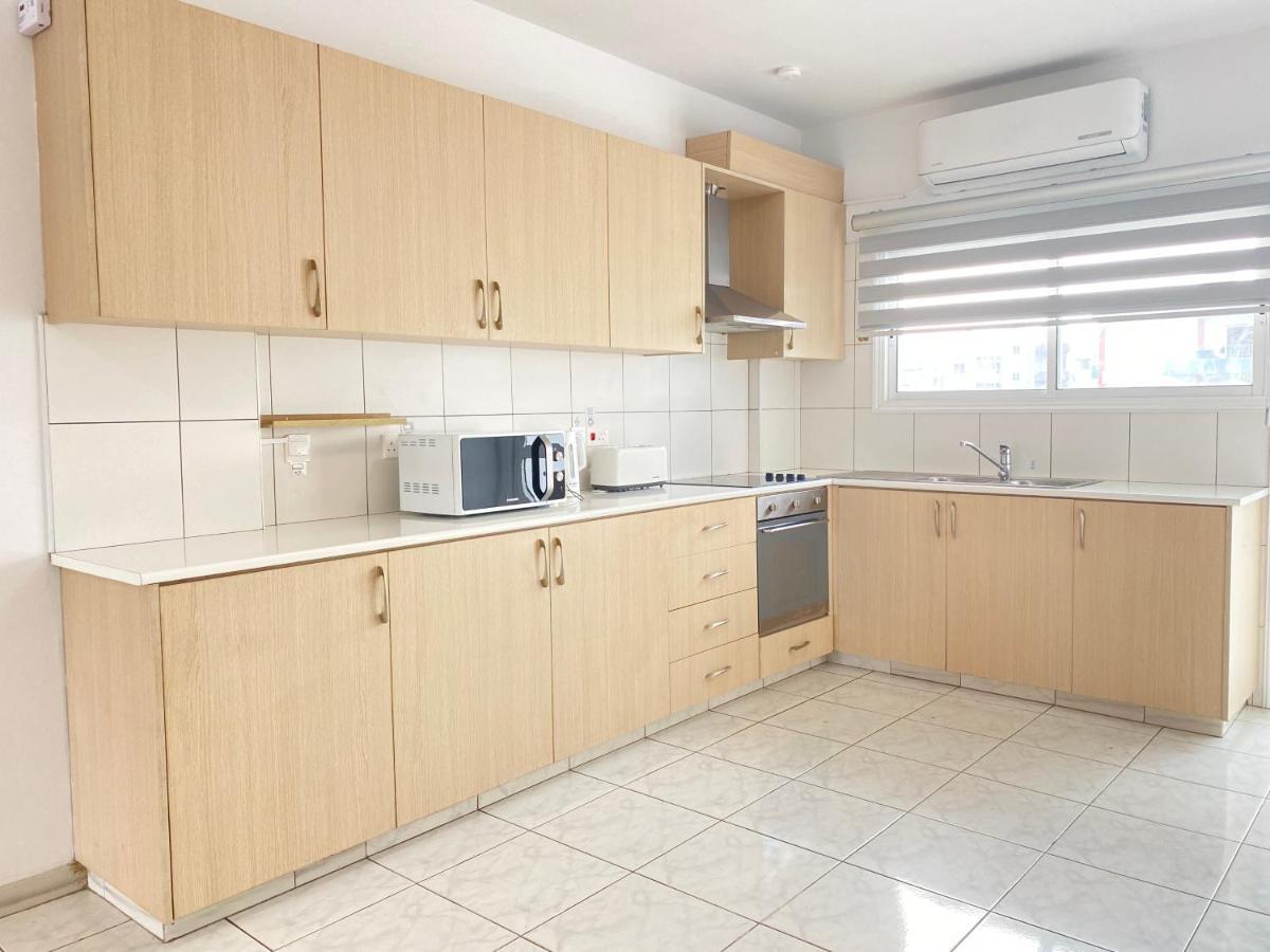 Phaedrus Living Down Town Flat Stephania 302